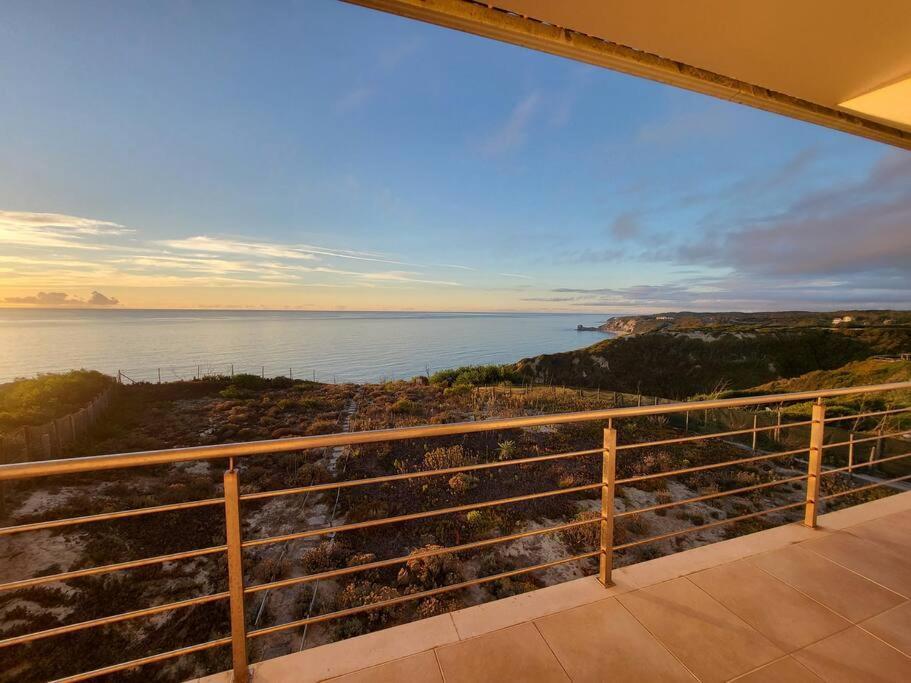 Appartement Nazare Uninterrupted Views And Sounds Of The Sea à Pataias Extérieur photo